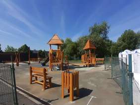  Děti na Šumbarku se v roce 2025 dočkaly nového hřiště