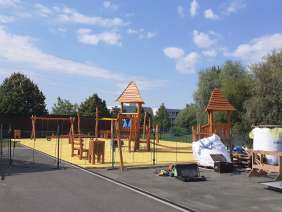  Děti na Šumbarku se v roce 2025 dočkaly nového hřiště